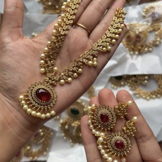 Round Muthu Pearl Necklace